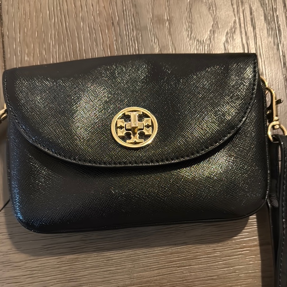 Tory Burch Black and Gold Crossbody Bag with Sleek Design